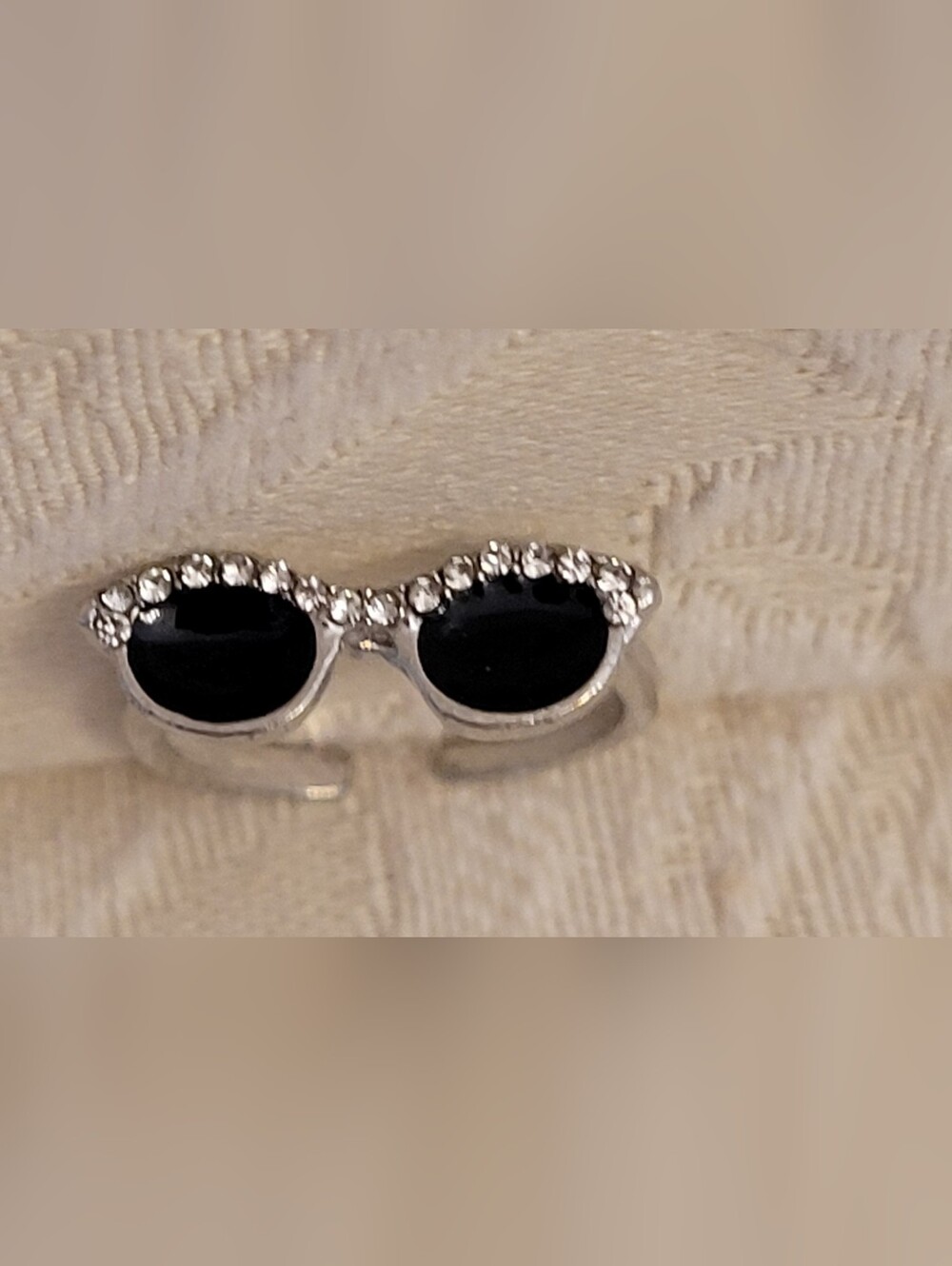 New ADJUSTABLE Black Sunglasses Ring With Crystals.